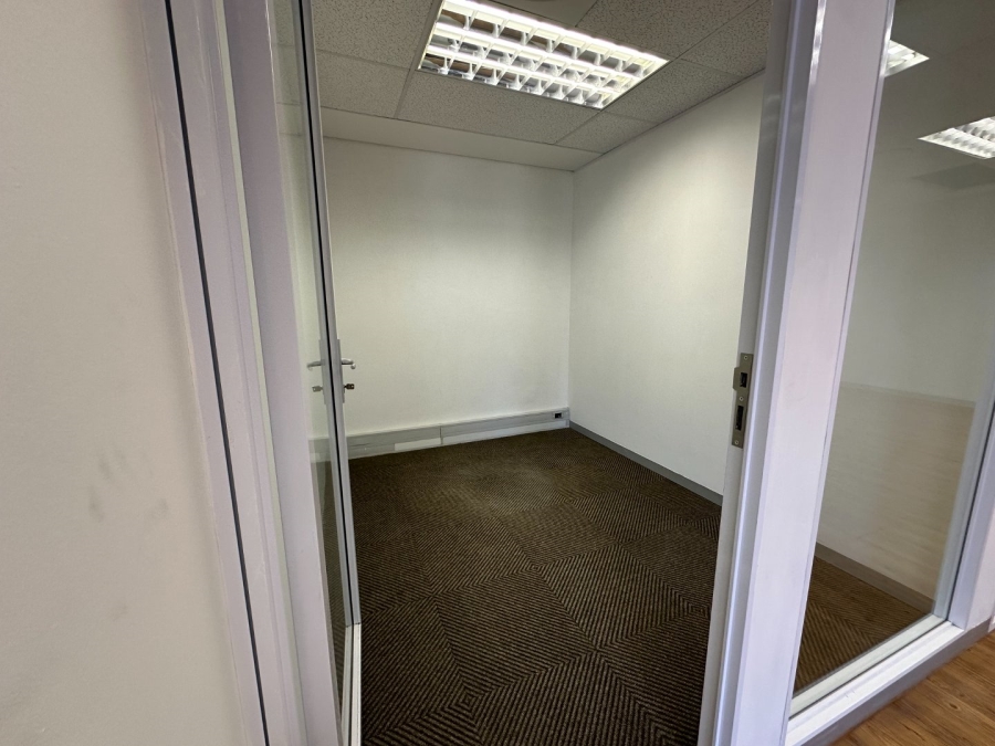 To Let commercial Property for Rent in Mouille Point Western Cape